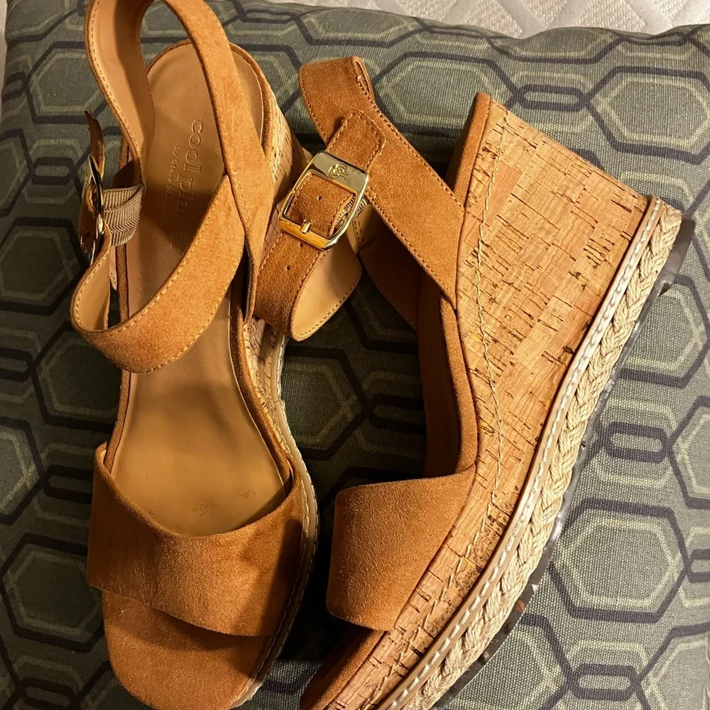 Steve Madden Cool Planet Tan Suede Wedge Sandals with Ankle Strap - Picture 2 of 7